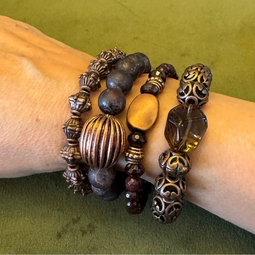 Garnet bead slip on bracelet with copper focal bead - Picture 5 of 5